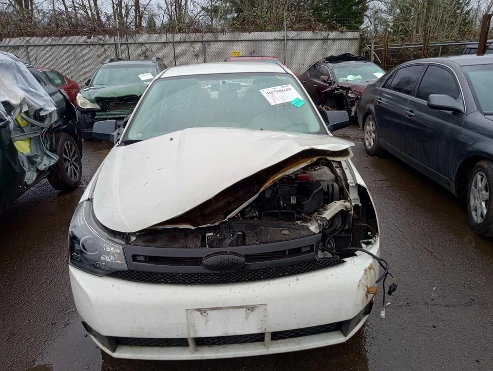 Used Washer Fluid Reservoir fits: 2010 Ford Focus without rear washer Grade A - Image 2 of 4