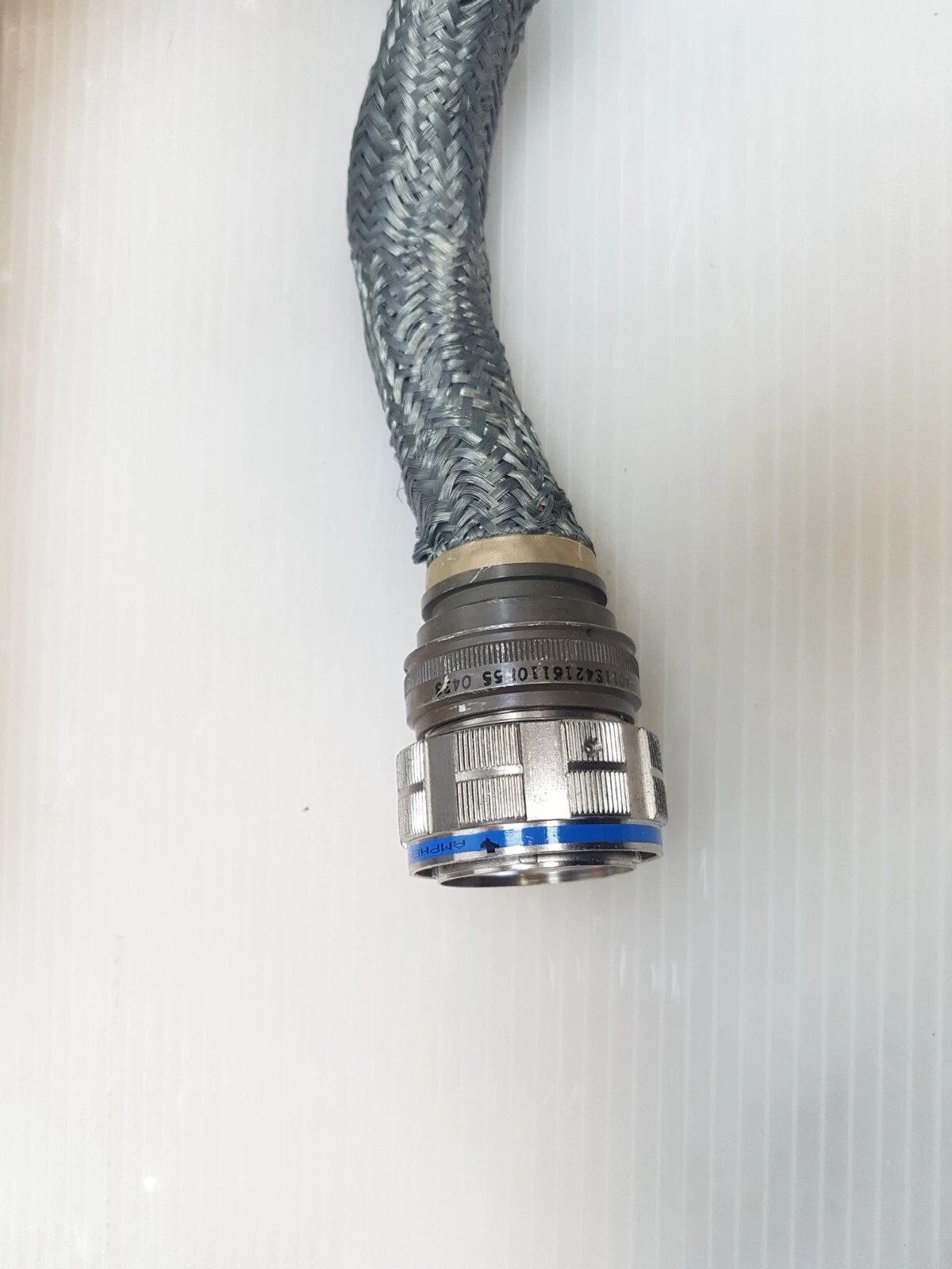 Braided cable and circular connector of the Lumenis One monitor