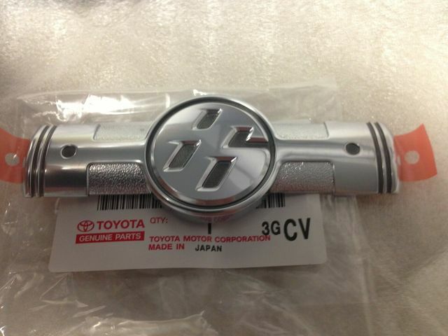 Toyota GT86 Scion FR-S Genuine Front Fender Badge Emblem 39152-SR3