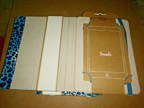 NEW Trendz Universal 6-8 Inch Tablet Case With Stand Blue Animal Print PC PHONE - Picture 3 of 8