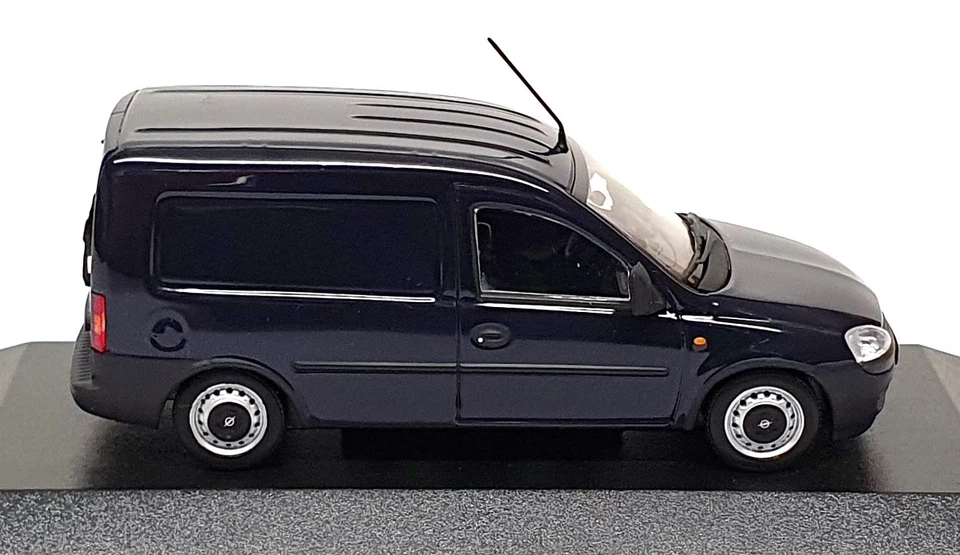 Minichamps 1/43 Scale 400 042071 - 2002 Opel Combo Van - Blue - Image 3 of 4