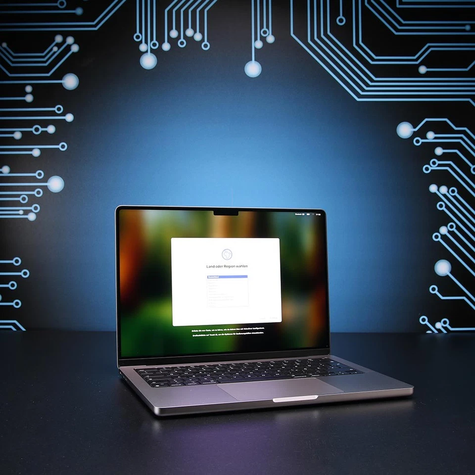 Apple MacBook Pro 14" (2021) // M1 Pro (10C CPU, 14C GPU), 32 GB RAM, 500 GB SSD