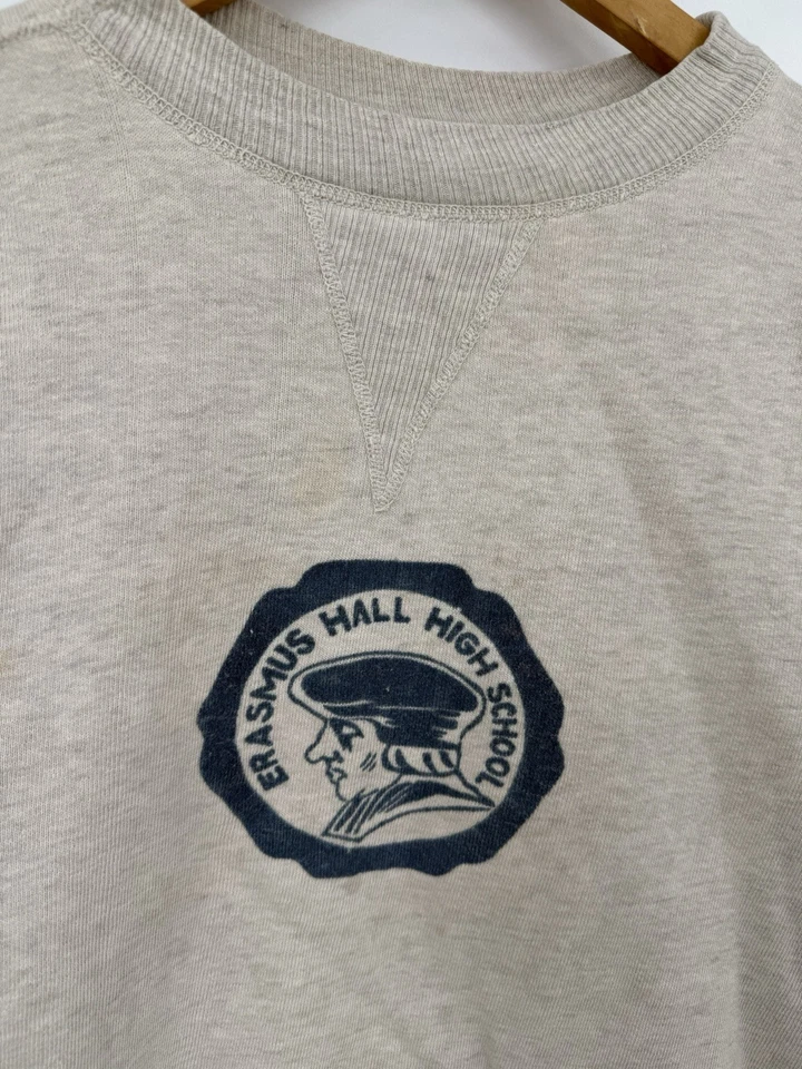 True Vintage 1940s Single V Sweatshirt Crewneck Flocked Print Size Small 18x22 - Image 3 of 4