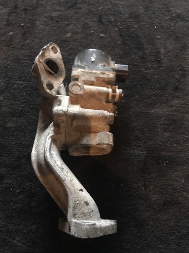 Mitsubishi Galant Benzin 2.4 2001 Jahr AGR-Ventil