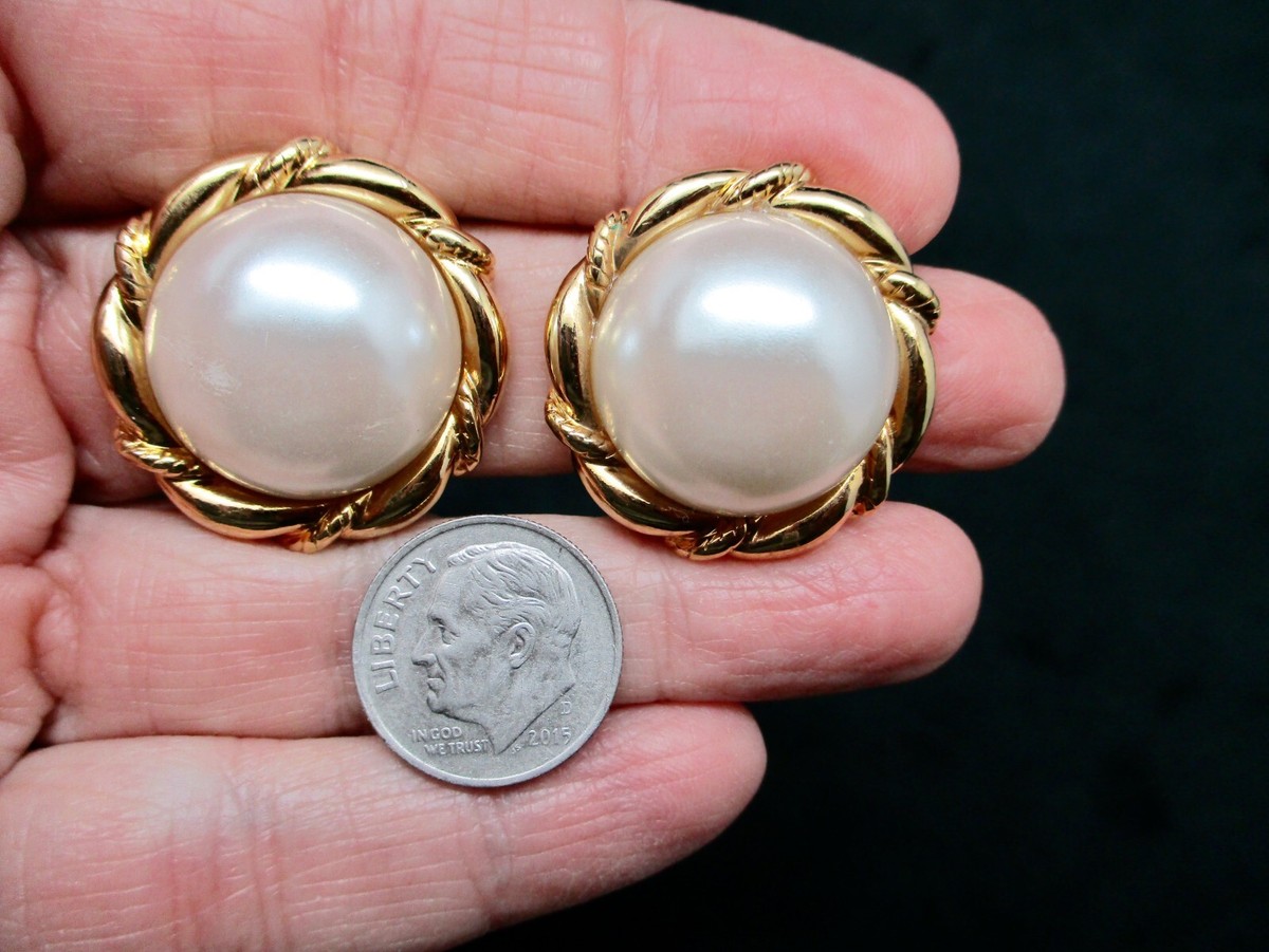 ピアス Gold-tone Double G Faux Pearl Clip-on Earrings Classic Faux Pearl Gold Tone Clip-on Earrings - Etsy