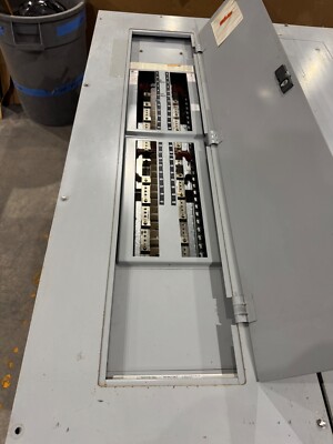 EATON 100 AMP mlo 54 SPACES  Panel Panelboard 480V/277V 200 PRL2A