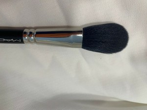 powder blush brush