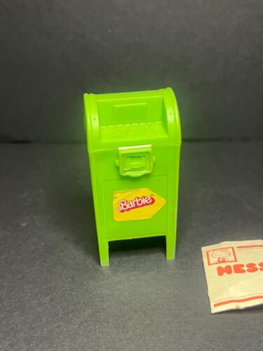 Vintage 1980er Barbie Fleer grüner Briefkasten Süßigkeiten Behälter & Hello Kitty Umschlag - Bild 2 von 9