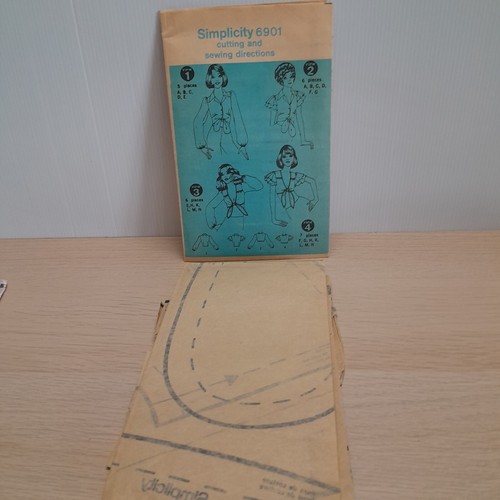 Simplicity 6901 Vtg 70s Sewing Pattern Size: 12 Front Tie Midriff Tops - Bild 6 von 11
