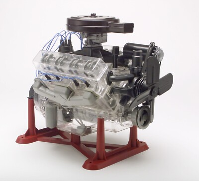 Revell 1/4 Visible V8 Engine w/Working Hand Crank Model kit