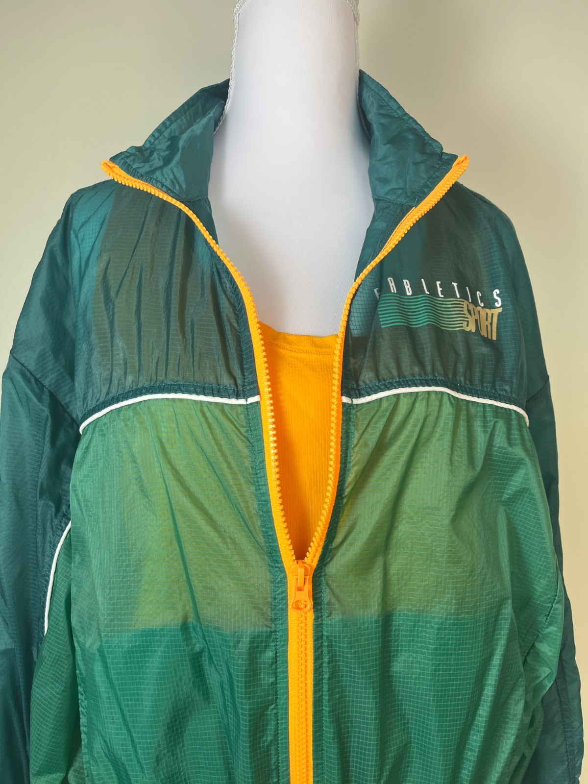 Fabletics Lightweight Windbreaker Jacket and Stre… - image 2
