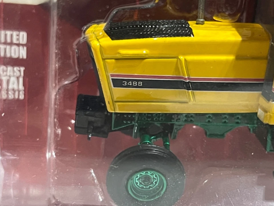 IH/International 3488 工业拖拉机 带驾驶室 "Chase" 型号 1/64 Greenlight 出品。 — 第 2/4 张图片