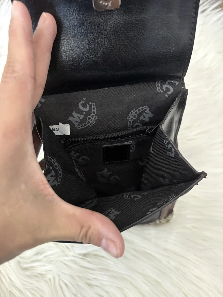 Bolso de mano Marc Chantal MC de cuero negro imitación cocodrilo plata detalles en relieve vintage Foto 3 de 4