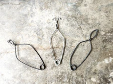 Vintage Third Hand , 3  Brush Anchors With 101 Uses fishing USA 2 items used 