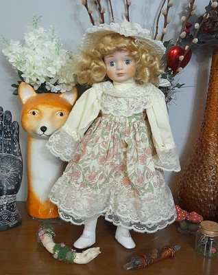 SPUKPUPPE IRIS POSITIV AKTIV GEISTGEFÄSS PARANORMAL