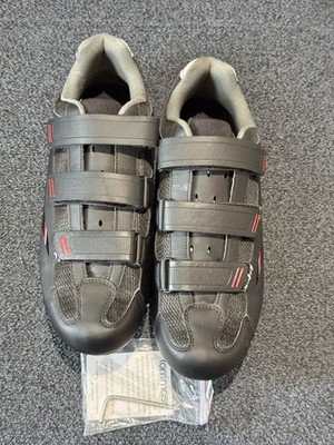 Tommaso Strada 100 Road Cycling Shoes US 10.5 EU 44 Black Hook & Loop 3-Bolt