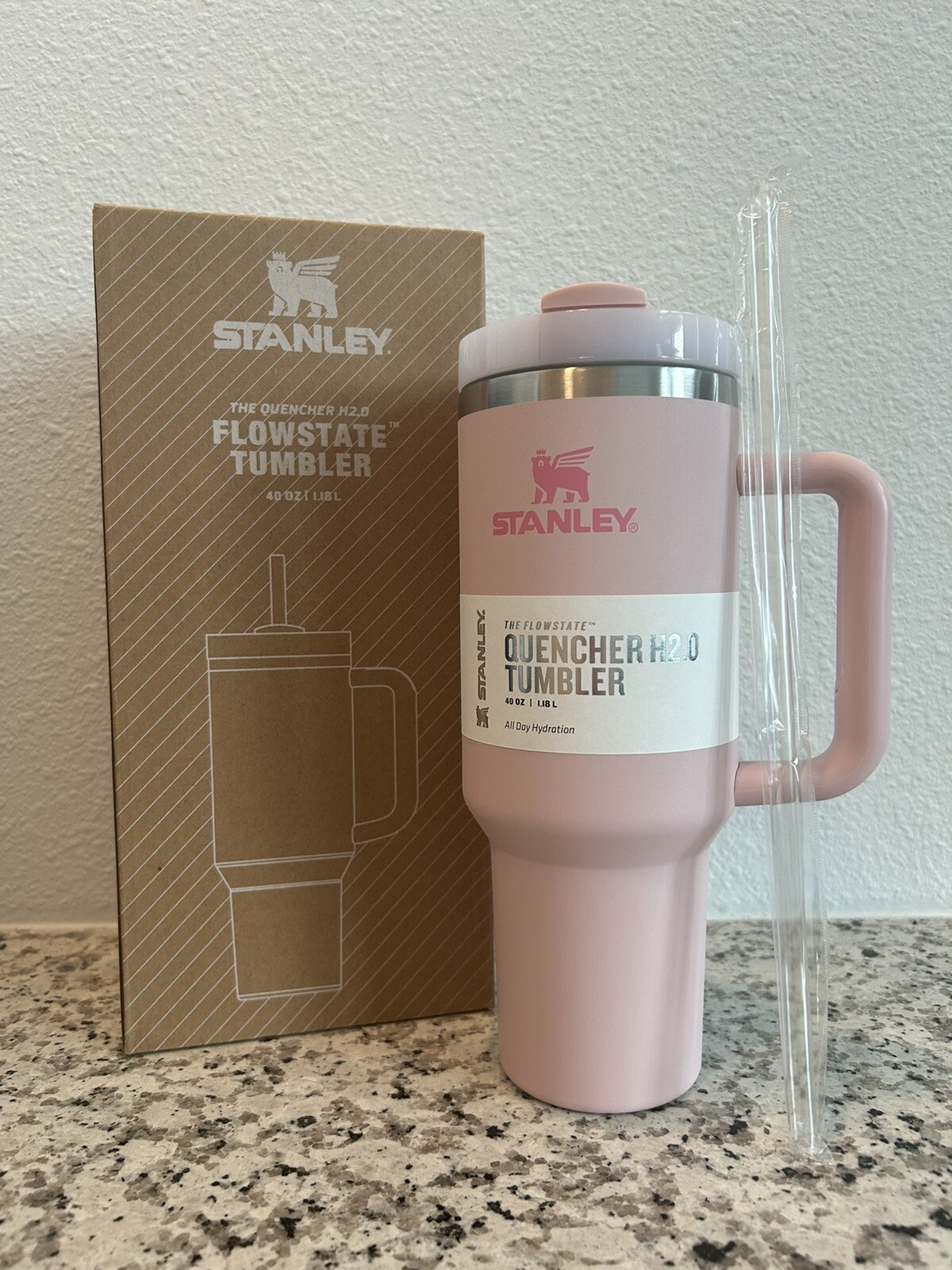 OPEN ORDER South Korea] The Stanley 1993 x JENNIE Quencher Luxe Tumbler 887ml Midnight Ruby Est 1 kilogram Online: Rp 1.750.000 Offline: Rp 1.900.000 (free engrave) All Day Slim Bottle 355ml Midnight