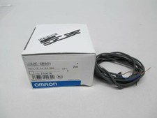 1PC New Omron E2E-CR8C1 Proximity Sensor E2EC...