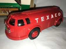 ERTL Texaco 1934 Diamond T Tanker "Doodle Bug" Locking Die-Cast Coin Bank