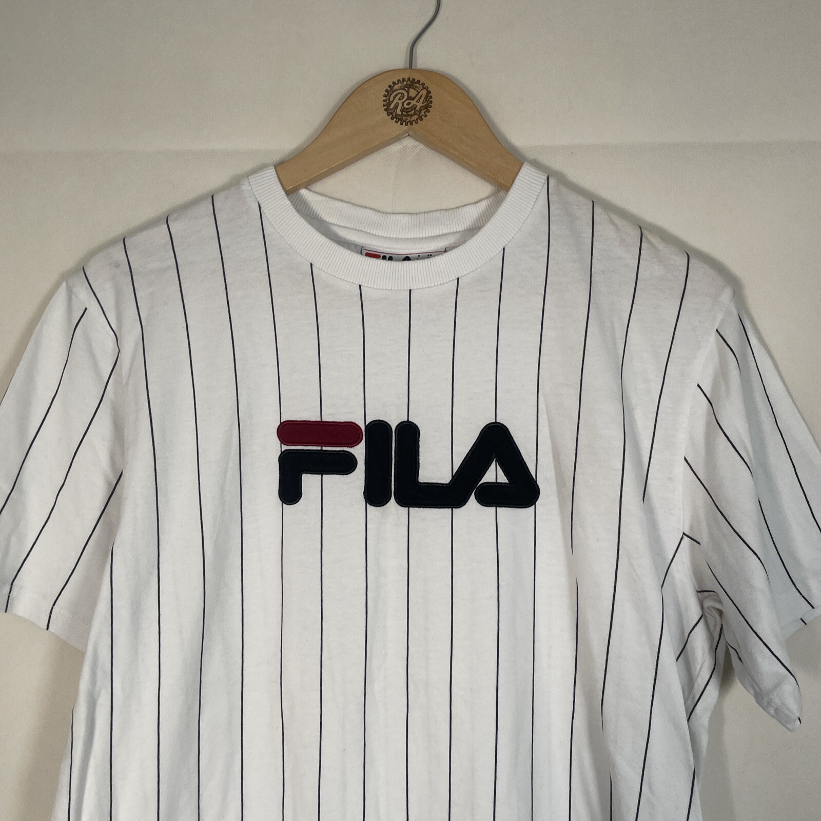 T shirt Fila uomo bianca taglia small ricamata spellout maglietta a righe