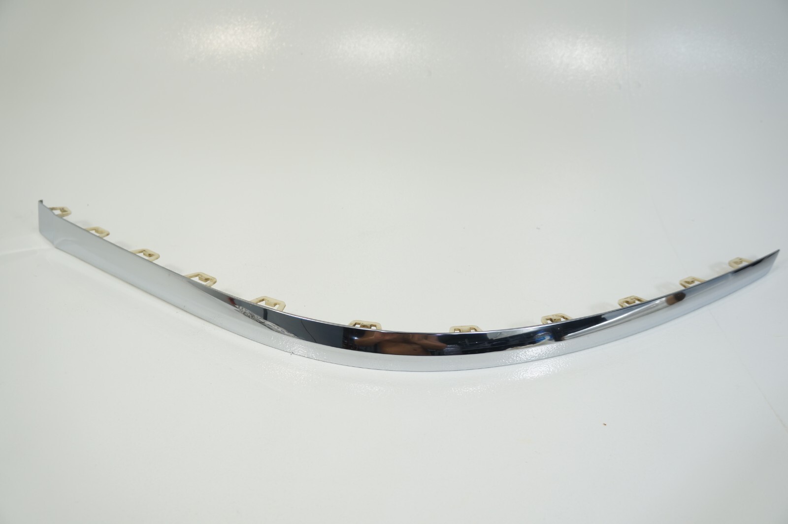 2017-2022 Bentley GT Rear Bumper Passenger Side Chrome Molding Trim 3SD807472