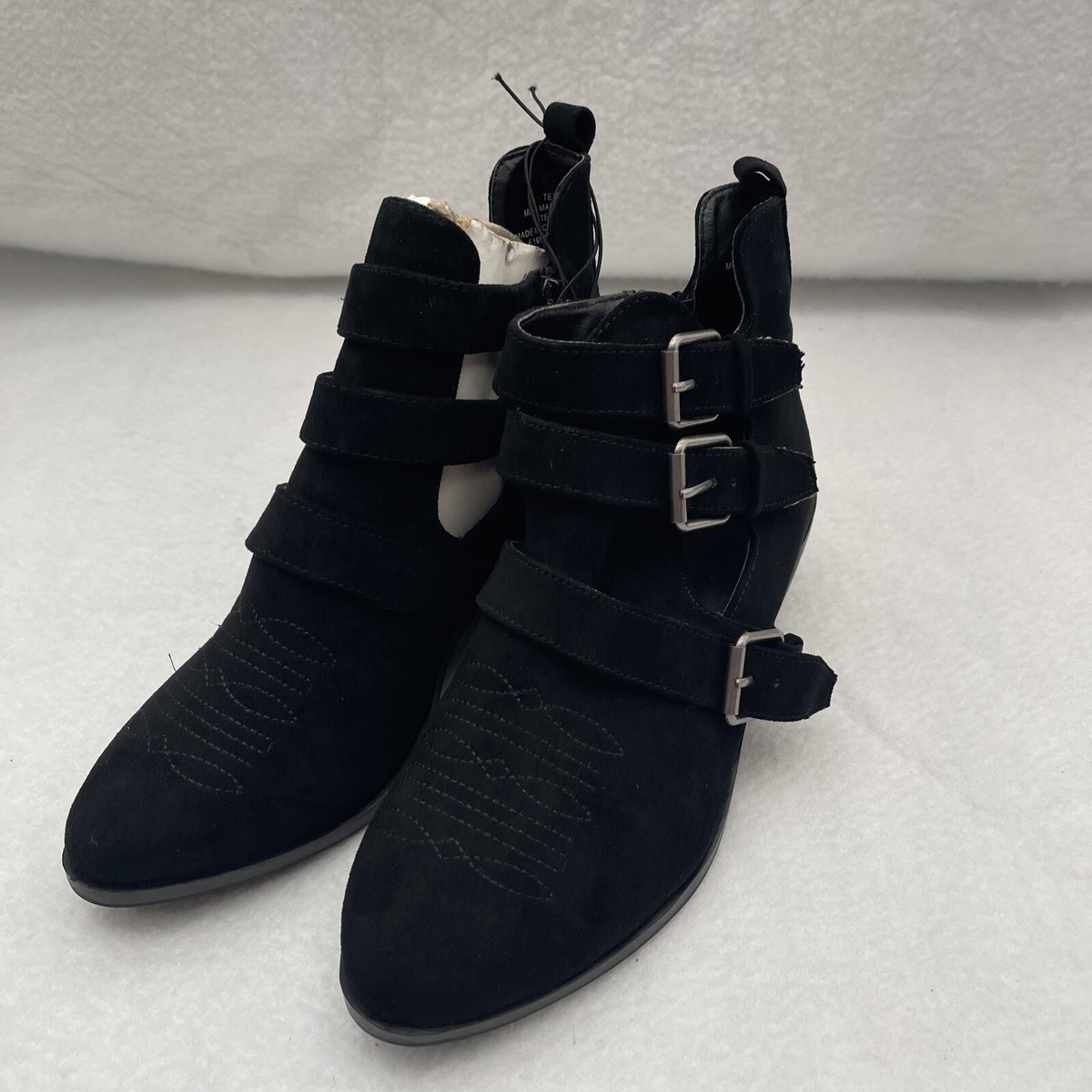 Women's Kelsey Triple Buckle Cut Out Western Bootie Universal