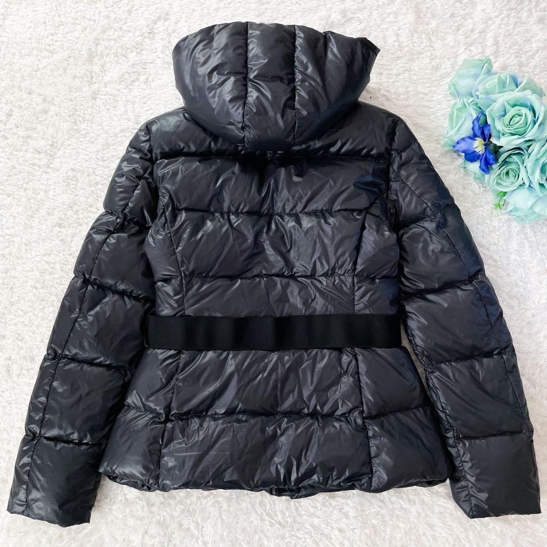 USED EXCELLENT CONDITION NEAR IC TAG! VERSACE 2-WAY DOWN JACKET IN GOLD MEDUSA thumbnail 6