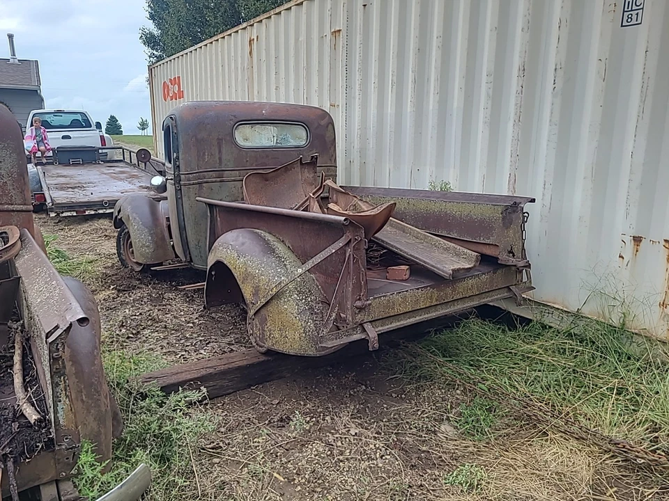 Peça de caminhão Chevy 1937 - Para-lamas, etc - Imagem 3 de 4