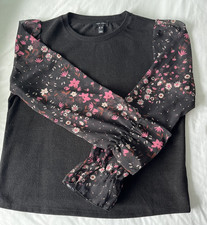NEU NEXT SCHWARZER PULLOVER MIT CHIFFONÄRMEL...