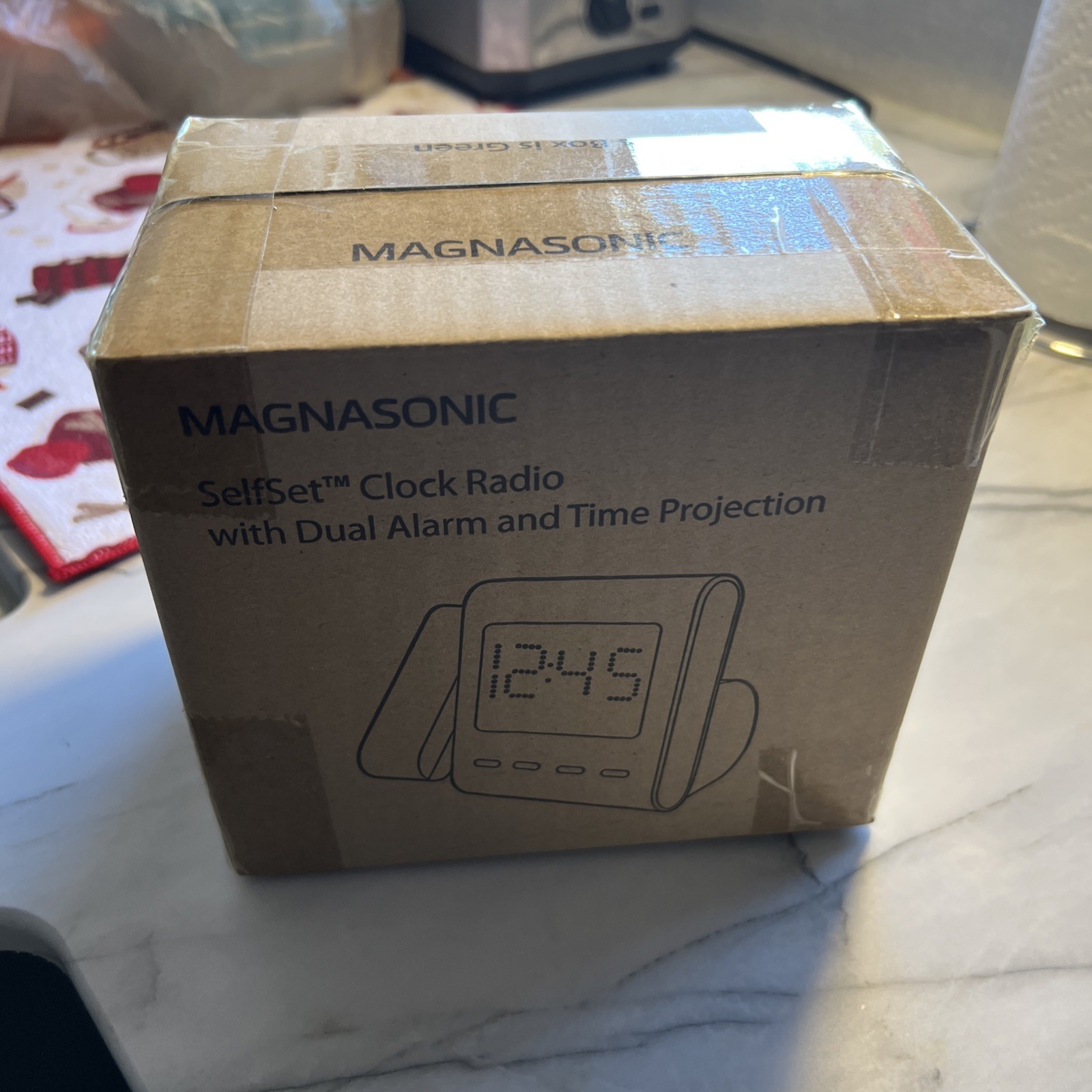 Magnasonic Time Projection Alarm Clock Radio with Battery Backup & Dual Alarm