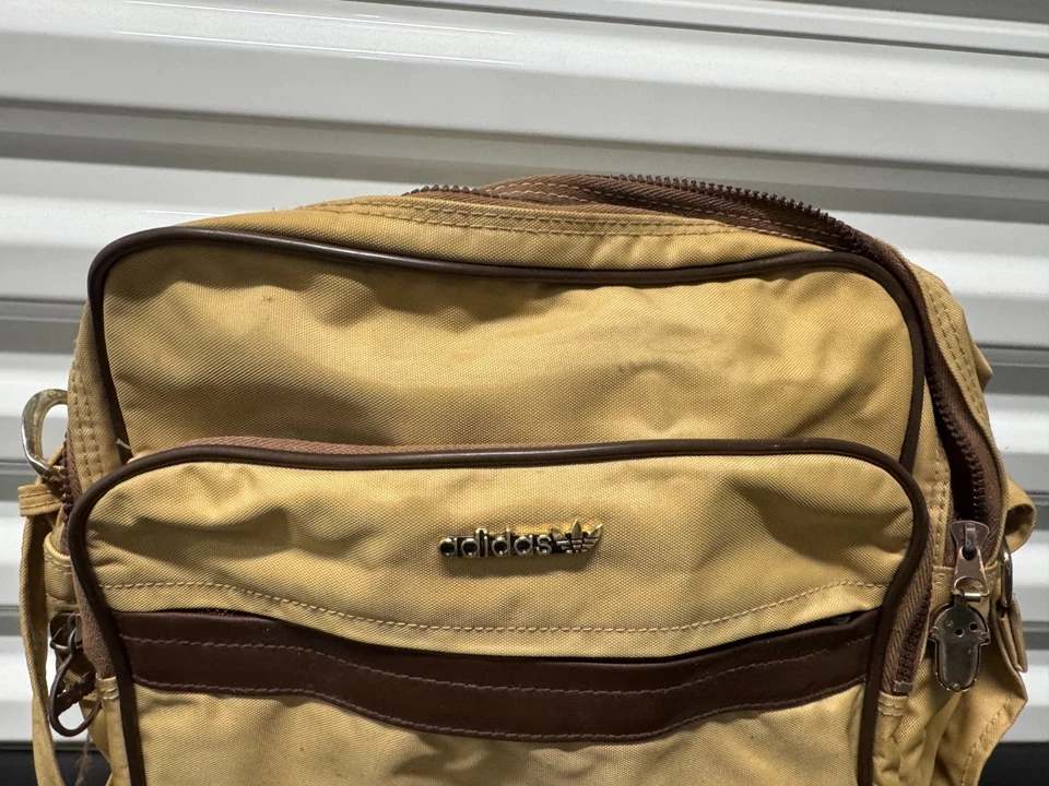 Bolso de Hombro de Viaje Adidas Vintage Años 70 Verde Retro Deportes Gimnasio Equipaje de Mano Foto 2 de 4