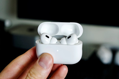 Apple AirPods Pro with MagSafe Wireless Charging Case - White