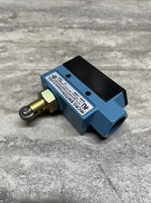 Honeywell Micro Switch BZE6-2RQ8 Roller Plunger Limit Switch, New