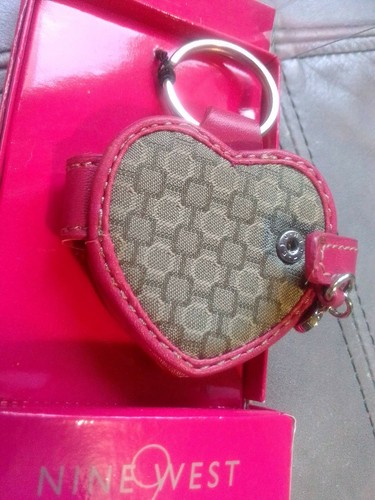 Nine West Heart Pink Brown Frame Photo Key Fob Keychain - Picture 5 of 8