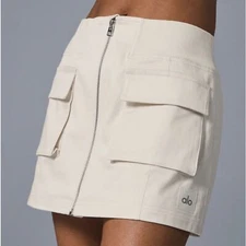 ALO Yoga Night Out Cargo Skirt in Ivory size Small