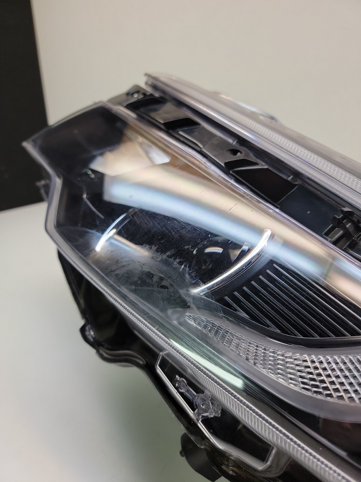 HONDAPILOT/RIDGELINE LEFT HEADLIGHT W/BRACKETS OEM 94944921 2016 