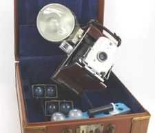 Vintage Polaroid Model 95 Land Camera w/ Flash Bulbs Leather Travel Box Lot USA