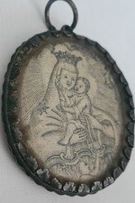 SAKRALES MEDAILLON ANH&Auml;NGER MARIA MIT KIND KLARA v. ASSISI 19.Jhd SCHUTZANH&Auml;NGER