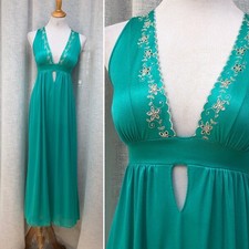 Vintage Kayser nylon romantic lingerie emerald green sleep night gown