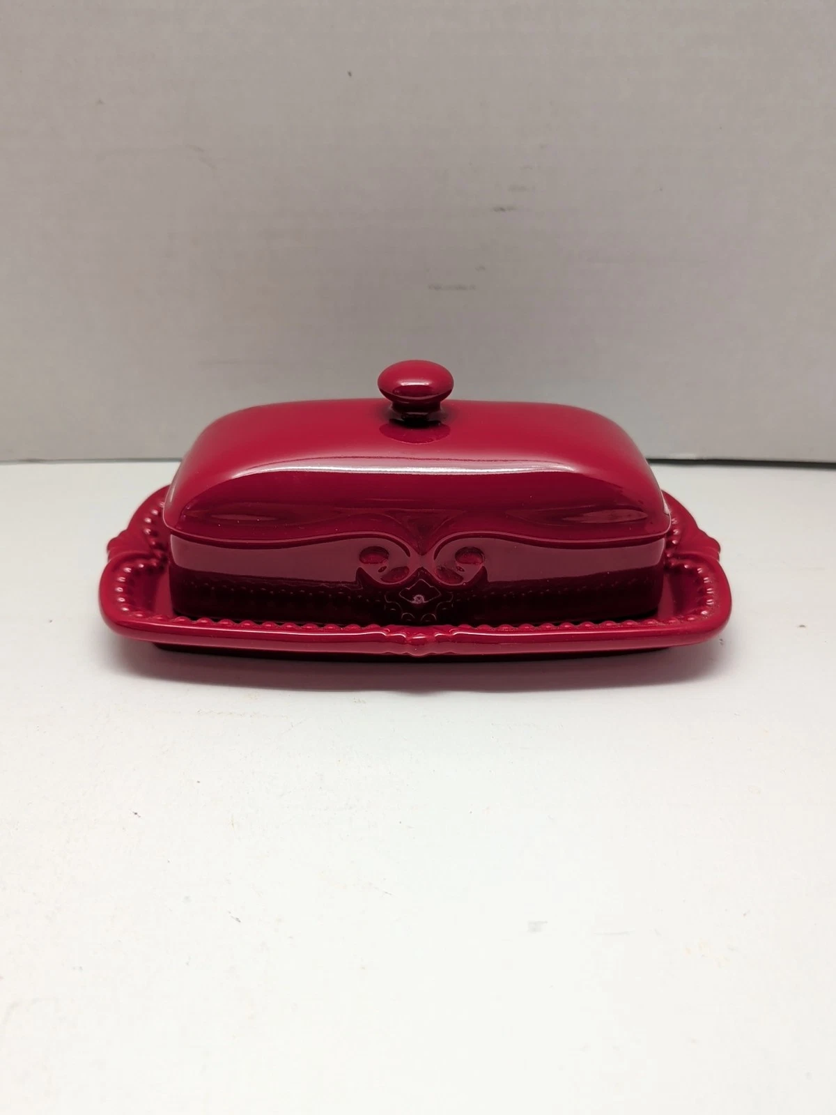 Princess House Pavillion Berry Red Covered Butter Dish Stoneware Scalloped Edge