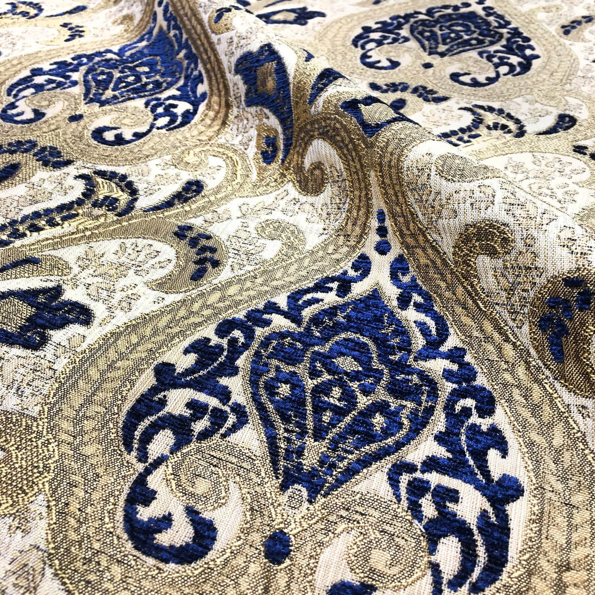 3 COLORS / Versailles Damask Brocade Chenille Woven Jacquard Fabric