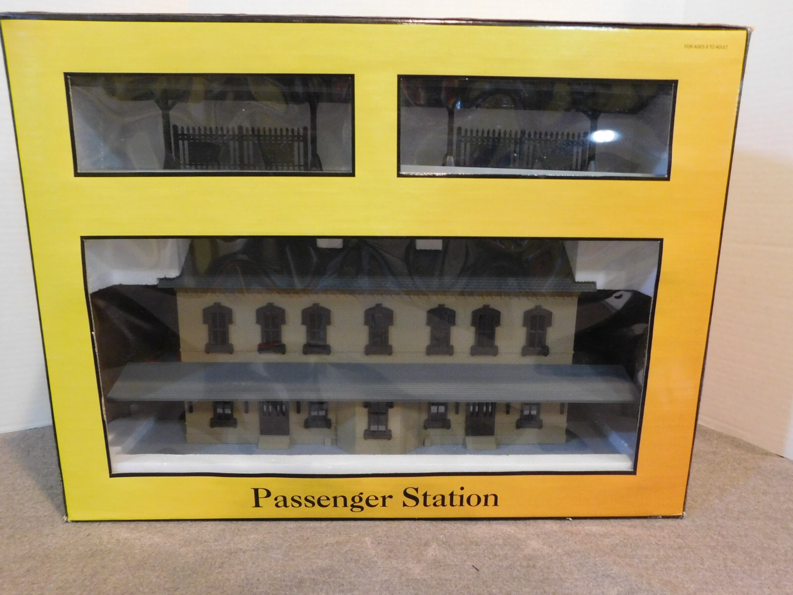 MTH Rail King Passenger Station O Gauge Brown & Cream With Dual Platforms