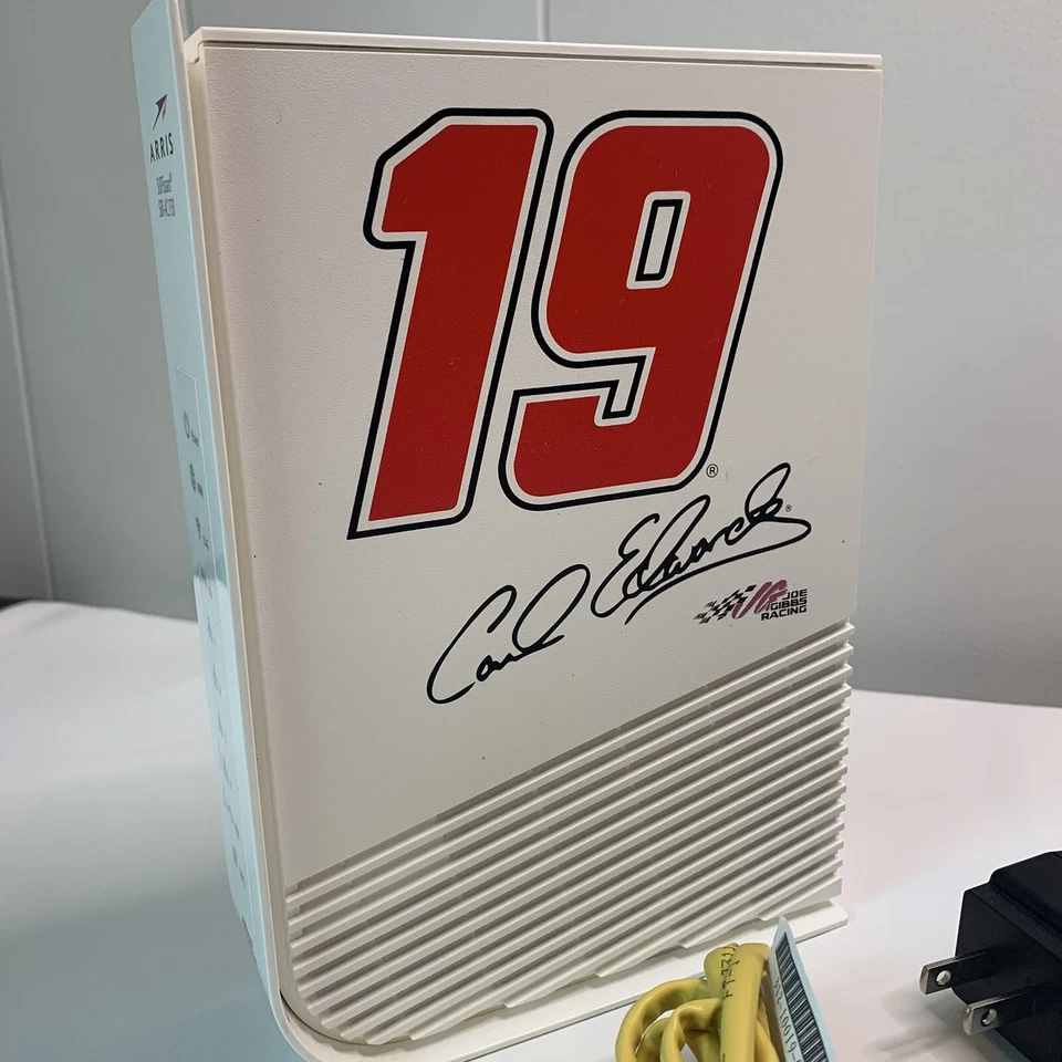 ARRIS SURFboard SB-AC1750CE Carl Edwards Edition AC1750 WiFi Router - Image 2 of 4