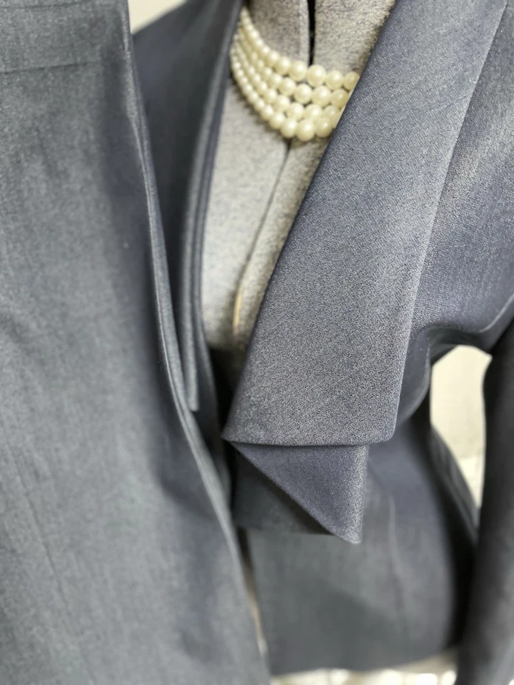 Tahari Arthur S Levine Pant Suit Size 10 Jacket 8 Pants Fits 8 Two Piece Set - Image 4 of 4