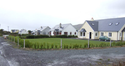 Foto 6x4 neue Häuser im westlichen Kerry Moneyduff zwei Meilen östlich von Cahersi c2007