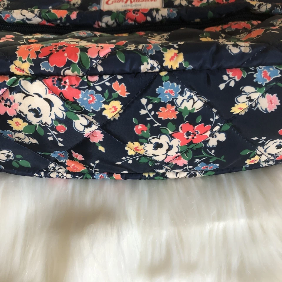 Women’s Cath Kidston Bag Crossbody Navy Mix Quilted Floral Print Zip Fastening - Image 4 of 4