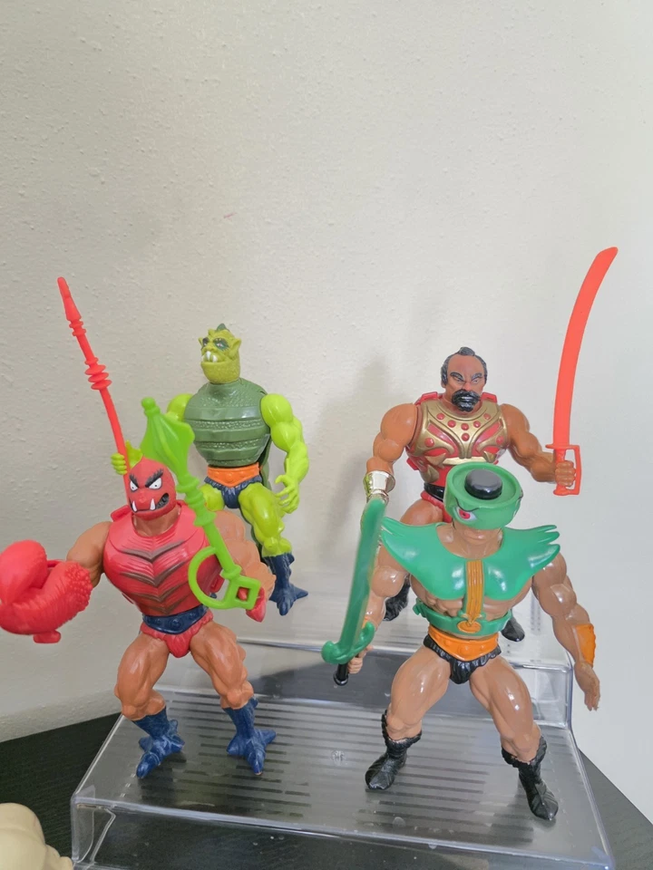 Vintage Motu He-Man Masters Of The Universe Action Figures And Battle Bones  - Image 4 of 4