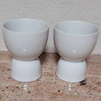 Set of 2 White Glossy Ceramic Egg Cups Solid Color Egg Cup Set