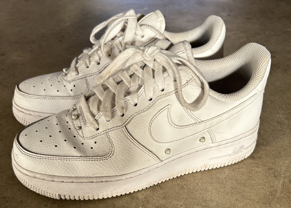 ★25SS 入手困難★NIke WMNS Air Force 1 '07 SE Nike Air Force 1 '07 SE 'Pearl Triple White' Women's Size