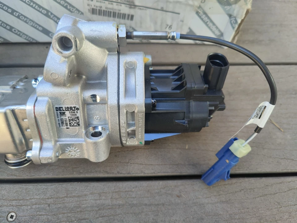 Nuevo Genuino Mopar Jeep Grand Cherokee WK 3.0L CRD 14-22 EGR Kit Enfriador Foto 3 de 4